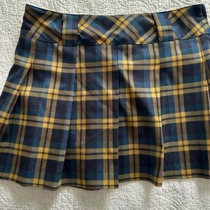 Wild fable yellow blue pleated plaid skirt. Large
